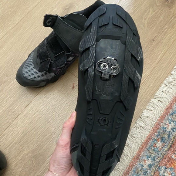 Izumi Pearl Spin shoes - Picture 3 of 3